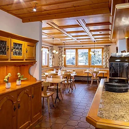 فندق Und Restaurant Chaeseren